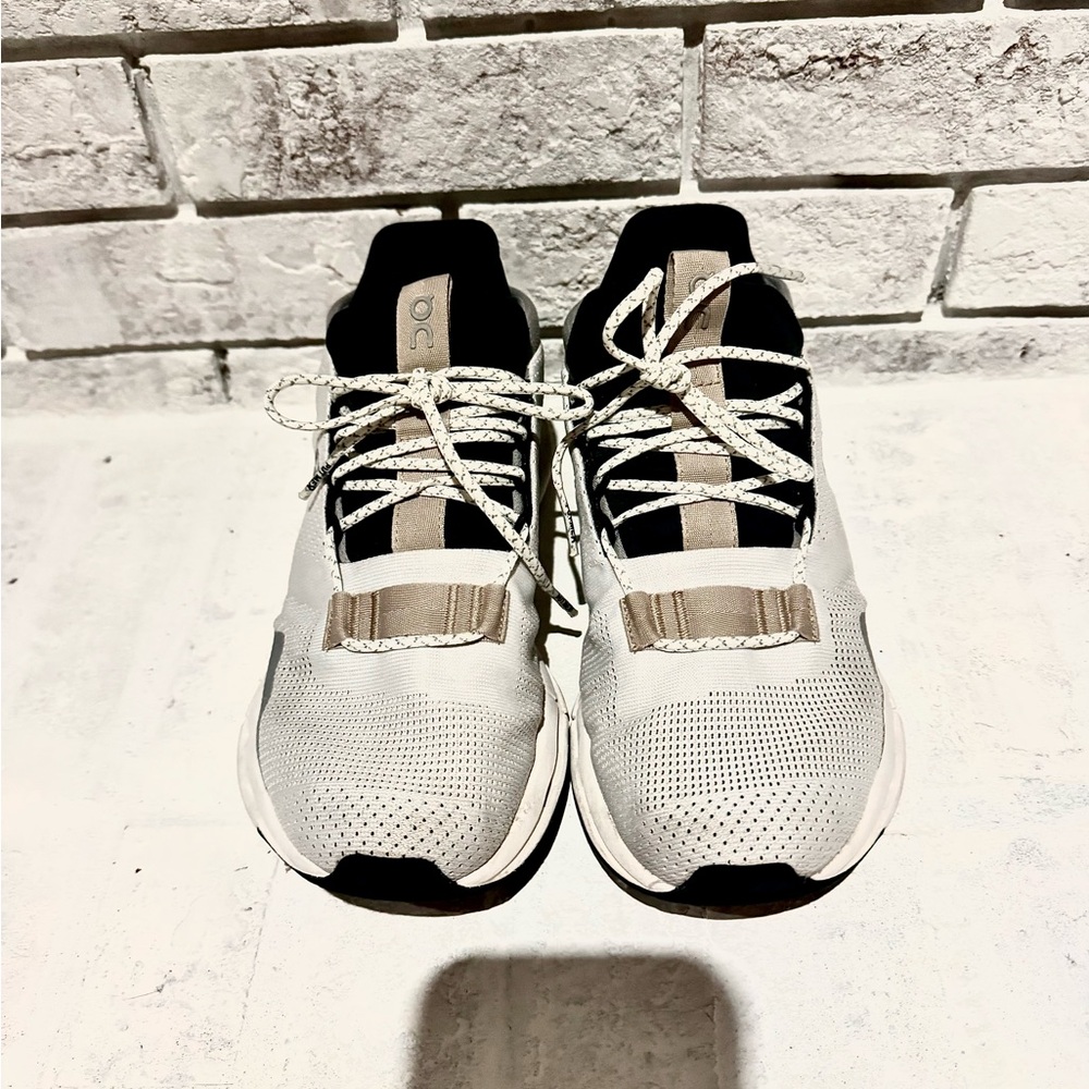 Cloudnova sneaker